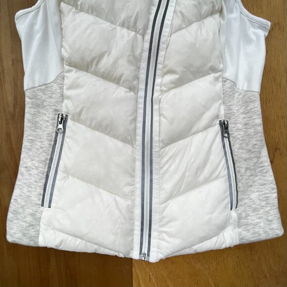 BE BY BLANC NOIR QUILTED ASYMMETRICAL DOWN PUFFER VEST Women’s sz M White - Picture 3 of 9